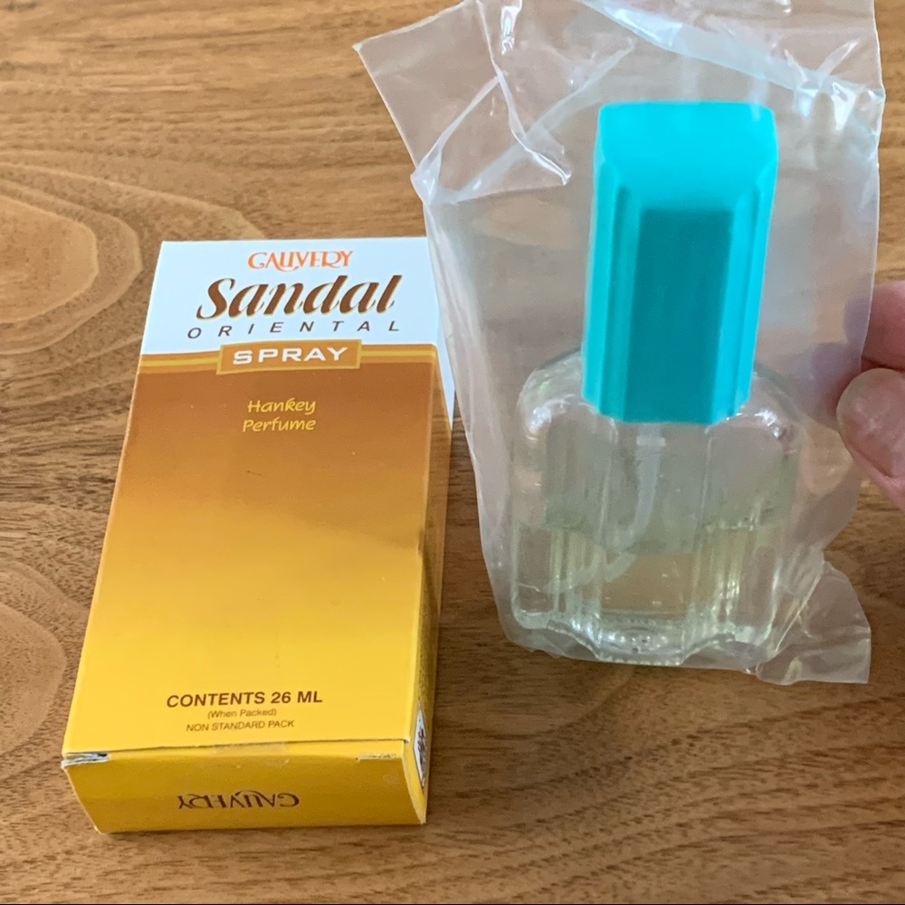 NIB sandalwood hankey spray